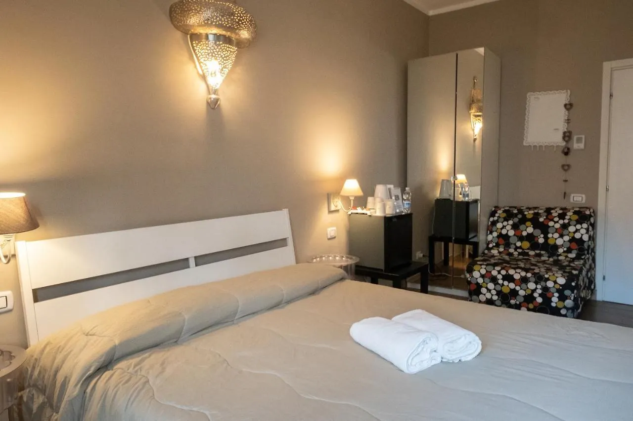 Cconforthotels R&B Cavour Μπάρι Πανσιόν